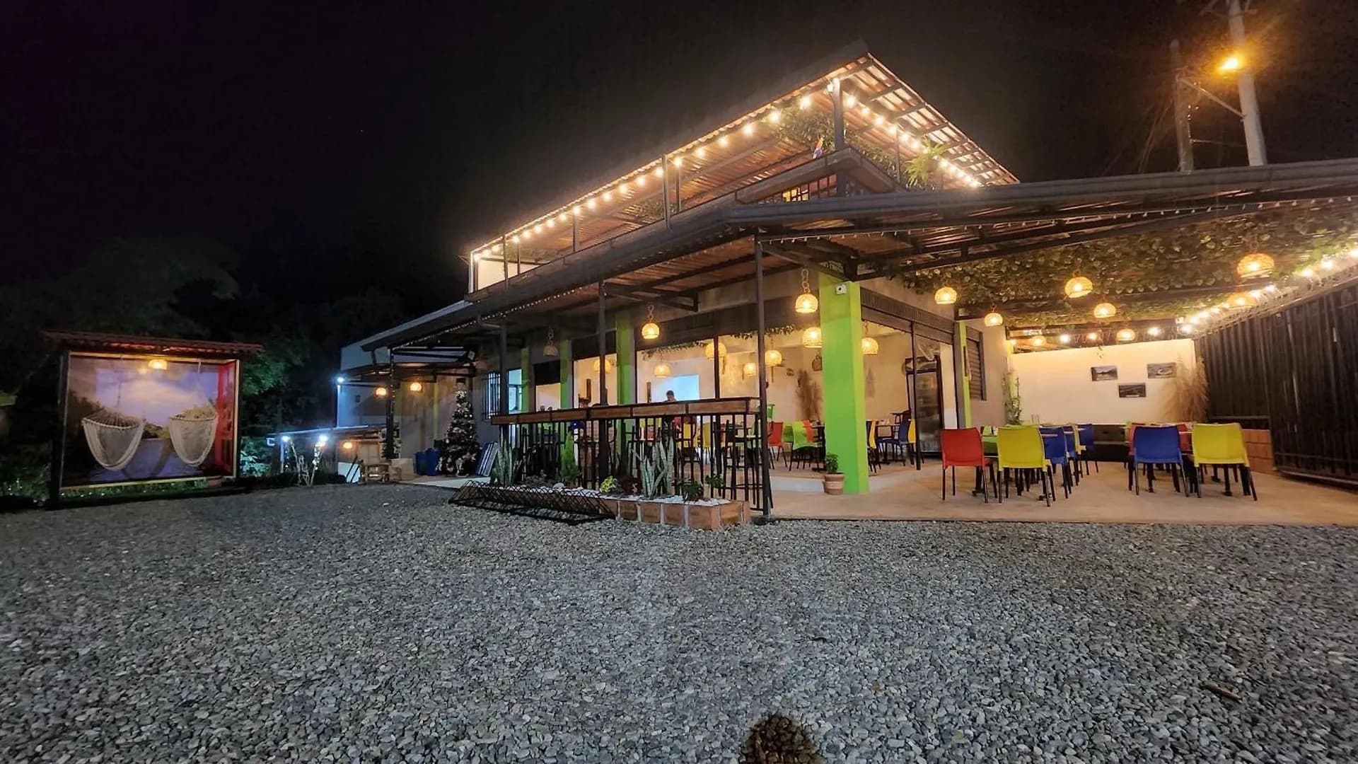 Hotel Portal Mágico Cafetero de noche